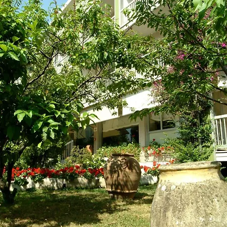 Ghironi Hotel 3*